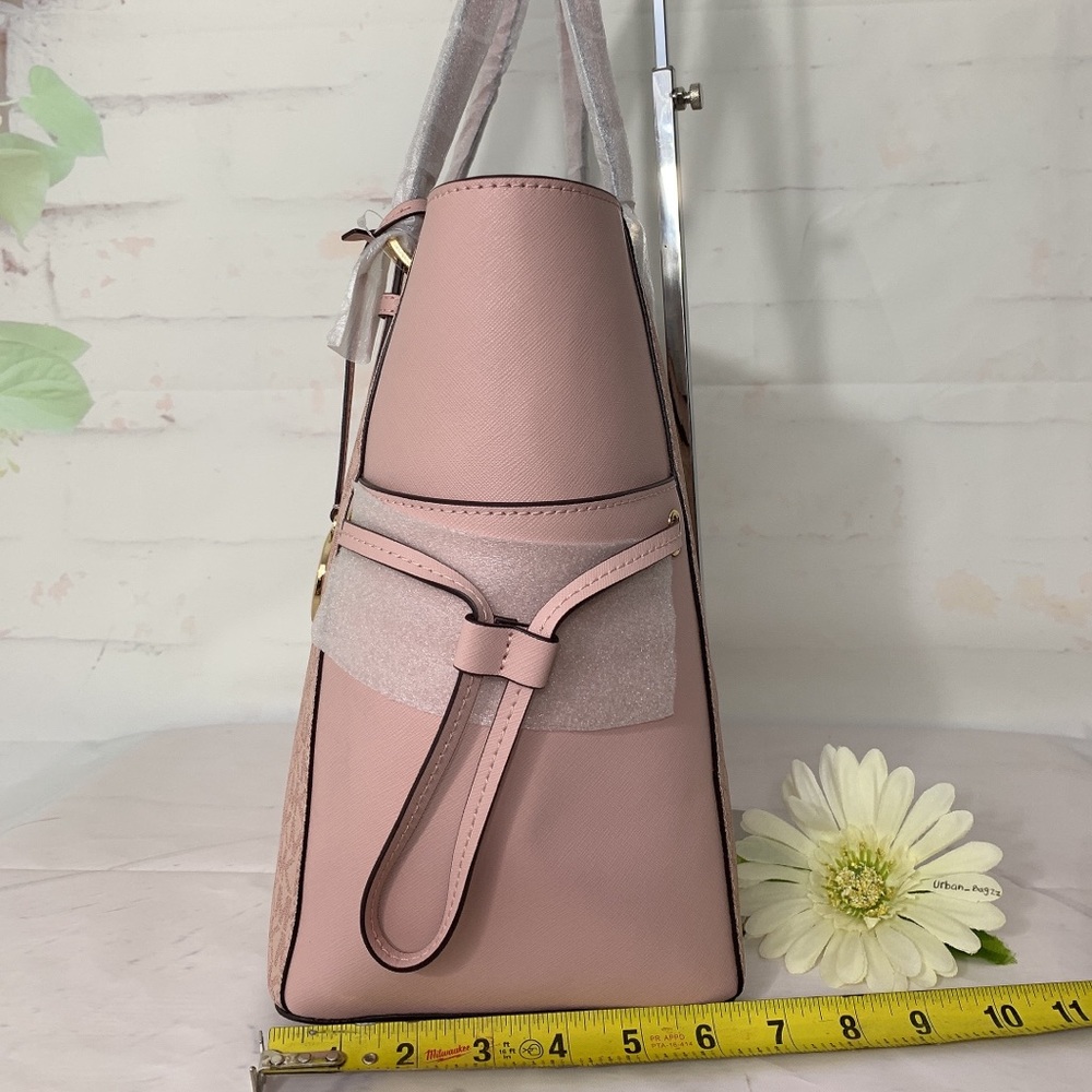 Michael Kors Gilly Large Drawstring Tote - Picture 4 of 8